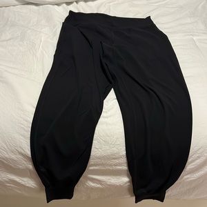 Lululemon jogger size 10